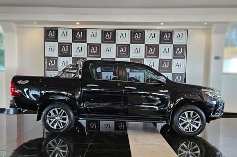 TOYOTA Hilux Caminhonete 2.8 16V SRX 4X4 TURBO DIESEL CABINE DUPLA AUTOM�TICO, Foto 4