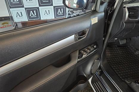 TOYOTA Hilux Caminhonete 2.8 16V SRX 4X4 TURBO DIESEL CABINE DUPLA AUTOM�TICO, Foto 8