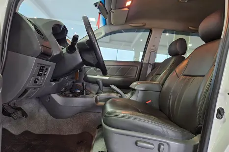 TOYOTA Hilux Caminhonete 3.0 4P 4X4 SRV TURBO DIESEL CABINE DUPLA AUTOMÁTICO, Foto 14