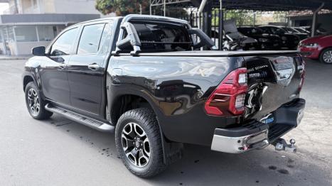 TOYOTA Hilux Caminhonete 2.8 16V SRX 4X4 TURBO DIESEL CABINE DUPLA AUTOMÁTICO, Foto 4