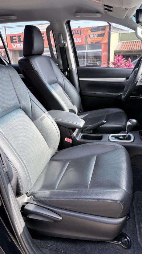 TOYOTA Hilux Caminhonete 2.8 16V SRX 4X4 TURBO DIESEL CABINE DUPLA AUTOMÁTICO, Foto 9