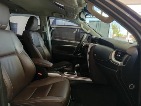 TOYOTA Hilux Caminhonete 2.8 16V 4P SRX DIESEL CABINE DUPLA, Foto 7