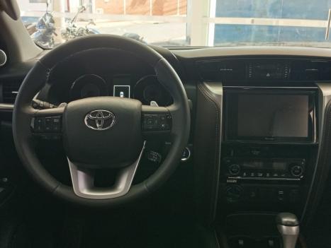 TOYOTA Hilux Caminhonete 2.8 16V 4P SRX DIESEL CABINE DUPLA, Foto 10
