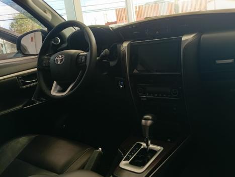 TOYOTA Hilux Caminhonete 2.8 16V 4P SRX DIESEL CABINE DUPLA, Foto 11