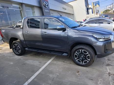 TOYOTA Hilux Caminhonete 2.8 16V SRX 4X4 DIESEL CABINE DUPLA AUTOMÁTICO, Foto 4