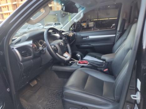 TOYOTA Hilux Caminhonete 2.8 16V SRX 4X4 TURBO DIESEL CABINE DUPLA AUTOMÁTICO, Foto 4