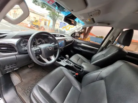 TOYOTA Hilux Caminhonete 2.8 16V SRX 4X4 TURBO DIESEL CABINE DUPLA AUTOMÁTICO, Foto 5