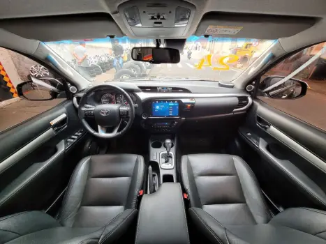 TOYOTA Hilux Caminhonete 2.8 16V SRX 4X4 TURBO DIESEL CABINE DUPLA AUTOMÁTICO, Foto 7