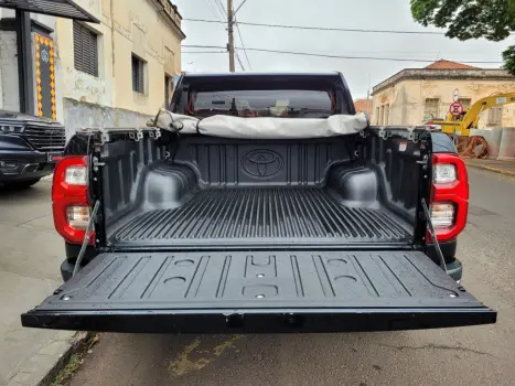 TOYOTA Hilux Caminhonete 2.8 16V SRX 4X4 TURBO DIESEL CABINE DUPLA AUTOMÁTICO, Foto 12