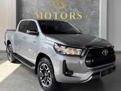 TOYOTA Hilux Caminhonete 2.8 16V SRV 4X4 DIESEL CABINE DUPLA AUTOMÁTICO, Foto 1