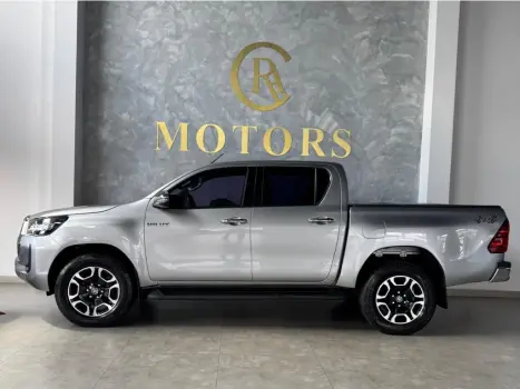 TOYOTA Hilux Caminhonete 2.8 16V SRV 4X4 DIESEL CABINE DUPLA AUTOMÁTICO, Foto 4