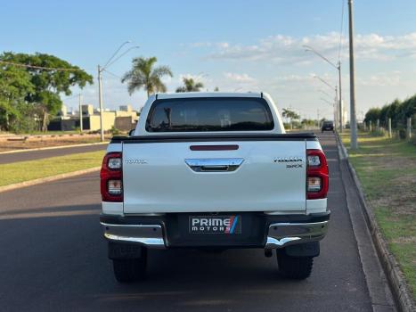 TOYOTA Hilux Caminhonete 2.8 16V SRX 4X4 TURBO DIESEL CABINE DUPLA AUTOMÁTICO, Foto 4