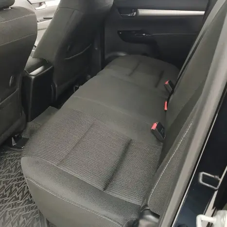 TOYOTA Hilux Caminhonete 2.8 16V 4P SR 4X4 DIESEL CABINE DUPLA AUTOMÁTICO, Foto 7