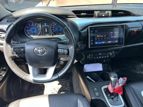 TOYOTA Hilux Caminhonete 2.7 16V 4P SRV FLEX CABINE DUPLA AUTOMÁTICO, Foto 12
