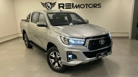 TOYOTA Hilux Caminhonete 2.8 16V SRX 50 ANOS 4X4 TURBO DIESEL CABINE DUPLA AUTOMÁTICO, Foto 2