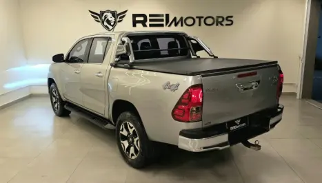 TOYOTA Hilux Caminhonete 2.8 16V SRX 50 ANOS 4X4 TURBO DIESEL CABINE DUPLA AUTOMÁTICO, Foto 4