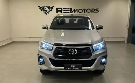 TOYOTA Hilux Caminhonete 2.8 16V SRX 50 ANOS 4X4 TURBO DIESEL CABINE DUPLA AUTOMÁTICO, Foto 8