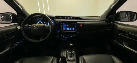 TOYOTA Hilux Caminhonete 2.8 16V SRX 50 ANOS 4X4 TURBO DIESEL CABINE DUPLA AUTOMÁTICO, Foto 9