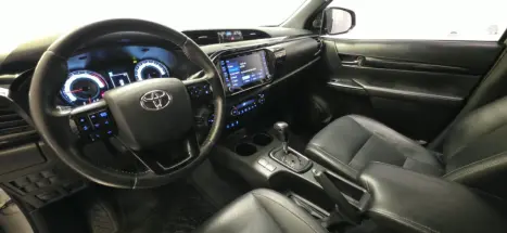 TOYOTA Hilux Caminhonete 2.8 16V SRX 50 ANOS 4X4 TURBO DIESEL CABINE DUPLA AUTOMÁTICO, Foto 13