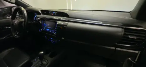 TOYOTA Hilux Caminhonete 2.8 16V SRX 50 ANOS 4X4 TURBO DIESEL CABINE DUPLA AUTOMÁTICO, Foto 14