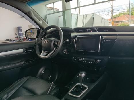 TOYOTA Hilux Caminhonete 2.8 16V SRV 4X4 DIESEL CABINE DUPLA AUTOMÁTICO, Foto 12