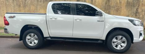 TOYOTA Hilux Caminhonete 2.8 16V 4P SR 4X4 DIESEL CABINE DUPLA AUTOMÁTICO, Foto 4