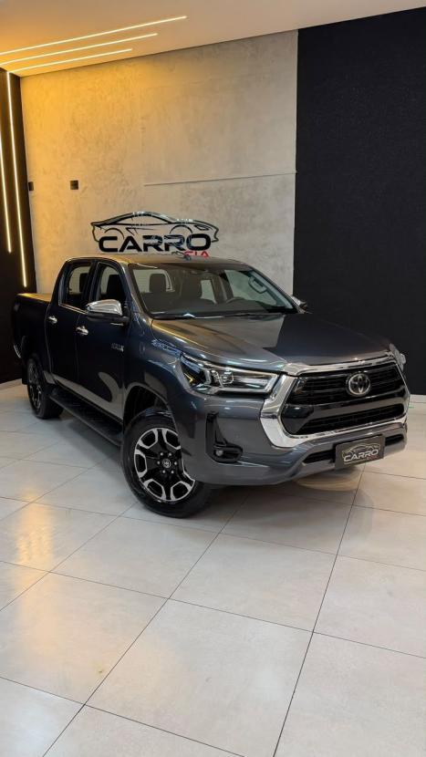 TOYOTA Hilux Caminhonete 2.8 16V SRX 4X4 TURBO DIESEL CABINE DUPLA AUTOMÁTICO, Foto 2