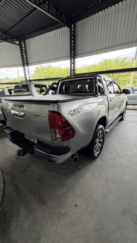 TOYOTA Hilux Caminhonete 2.8 16V SRV 4X4 DIESEL CABINE DUPLA AUTOMÁTICO, Foto 2