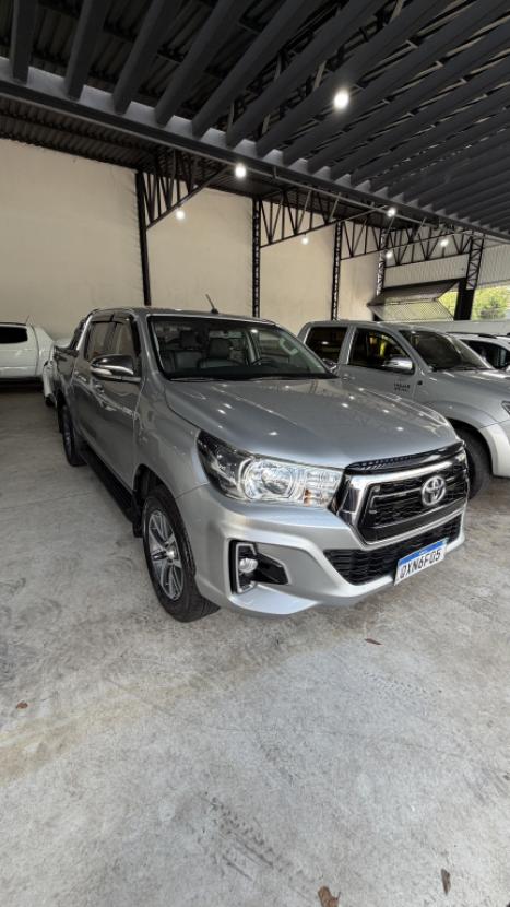 TOYOTA Hilux Caminhonete 2.8 16V SRV 4X4 DIESEL CABINE DUPLA AUTOMÁTICO, Foto 4