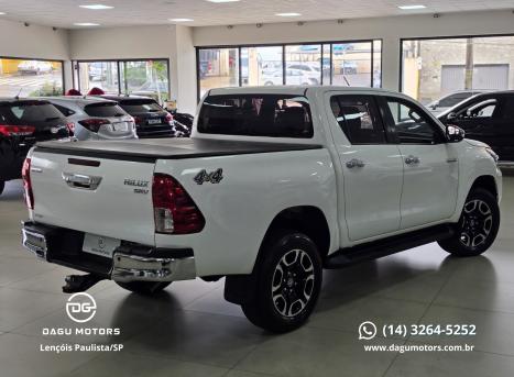 TOYOTA Hilux Caminhonete 2.8 16V SRV 4X4 DIESEL CABINE DUPLA AUTOMÁTICO, Foto 4