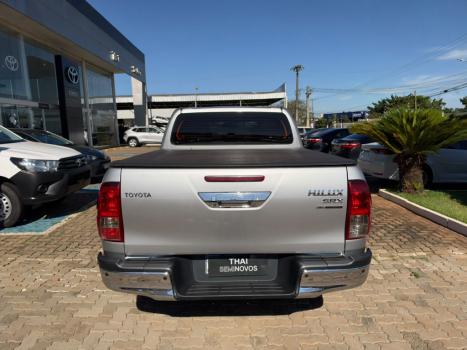 TOYOTA Hilux Caminhonete 2.8 16V SRX 4X4 DIESEL CABINE DUPLA AUTOMÁTICO, Foto 5