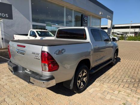 TOYOTA Hilux Caminhonete 2.8 16V SRX 4X4 DIESEL CABINE DUPLA AUTOMÁTICO, Foto 6
