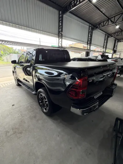 TOYOTA Hilux Caminhonete 2.8 16V SRV 4X4 DIESEL CABINE DUPLA AUTOMÁTICO, Foto 4