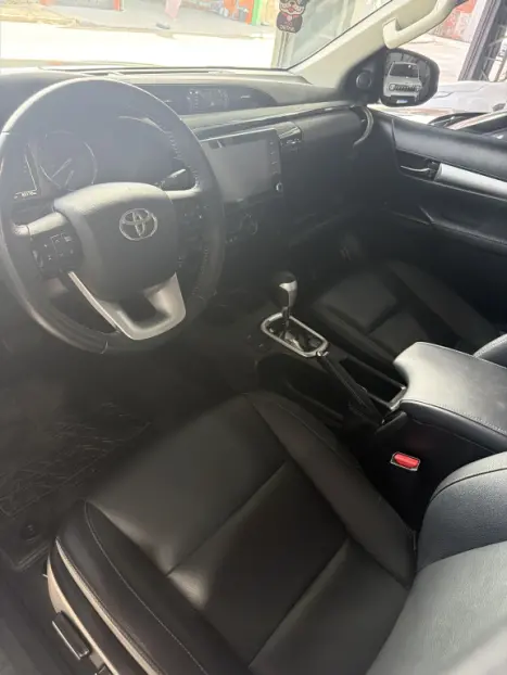 TOYOTA Hilux Caminhonete 2.8 16V SRV 4X4 DIESEL CABINE DUPLA AUTOMÁTICO, Foto 5