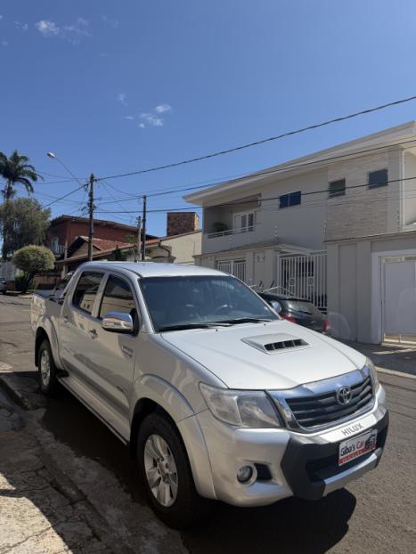 TOYOTA Hilux Caminhonete 3.0 4P 4X4 SRV TURBO DIESEL CABINE DUPLA AUTOMÁTICO, Foto 2