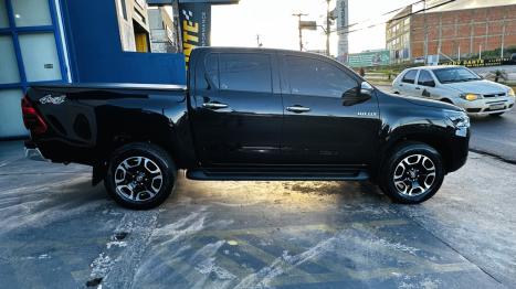 TOYOTA Hilux Caminhonete 2.8 16V SRV 4X4 DIESEL CABINE DUPLA AUTOMÁTICO, Foto 2