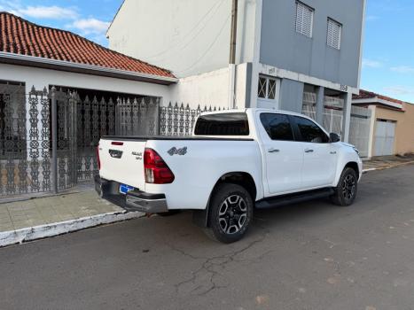 TOYOTA Hilux Caminhonete 2.8 16V SRV 4X4 DIESEL CABINE DUPLA AUTOMÁTICO, Foto 4