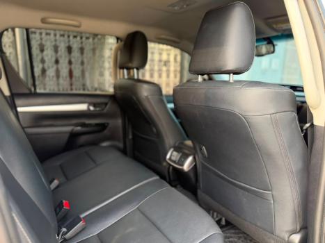 TOYOTA Hilux Caminhonete 2.8 16V SRV 4X4 DIESEL CABINE DUPLA AUTOMÁTICO, Foto 10