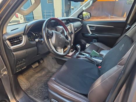 TOYOTA Hilux SW4 2.7 16V 4P FLEX SRV 7 LUGARES AUTOM�TICO, Foto 3