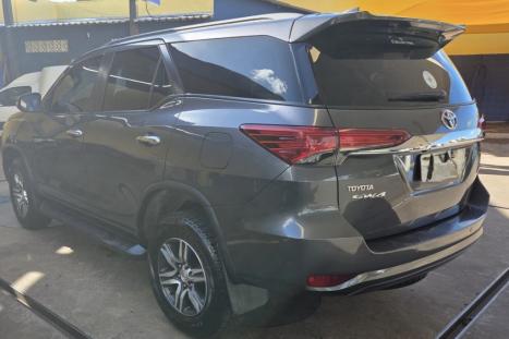 TOYOTA Hilux SW4 2.7 16V 4P FLEX SRV 7 LUGARES AUTOM�TICO, Foto 4