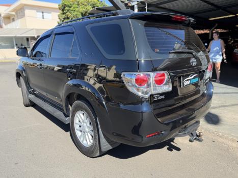 TOYOTA Hilux SW4 2.7 16V 4P FLEX SRV 7 LUGARES AUTOM�TICO, Foto 4