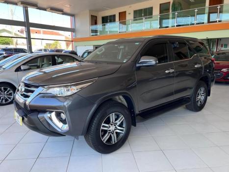 TOYOTA Hilux SW4 2.7 16V 4P FLEX SRV 7 LUGARES AUTOM�TICO, Foto 3