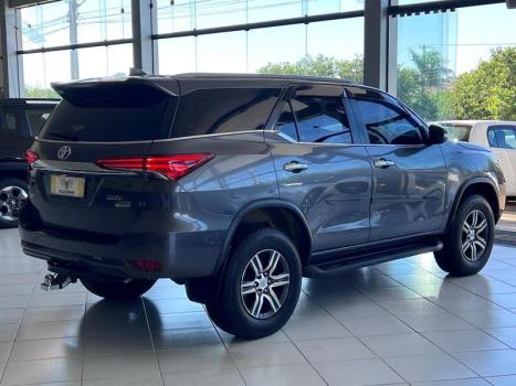 TOYOTA Hilux SW4 2.7 16V 4P FLEX SRV 7 LUGARES AUTOM�TICO, Foto 6