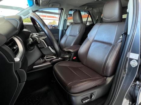 TOYOTA Hilux SW4 2.7 16V 4P FLEX SRV 7 LUGARES AUTOM�TICO, Foto 10