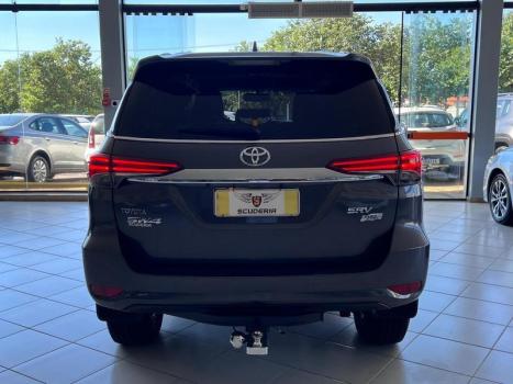 TOYOTA Hilux SW4 2.7 16V 4P FLEX SRV 7 LUGARES AUTOM�TICO, Foto 5