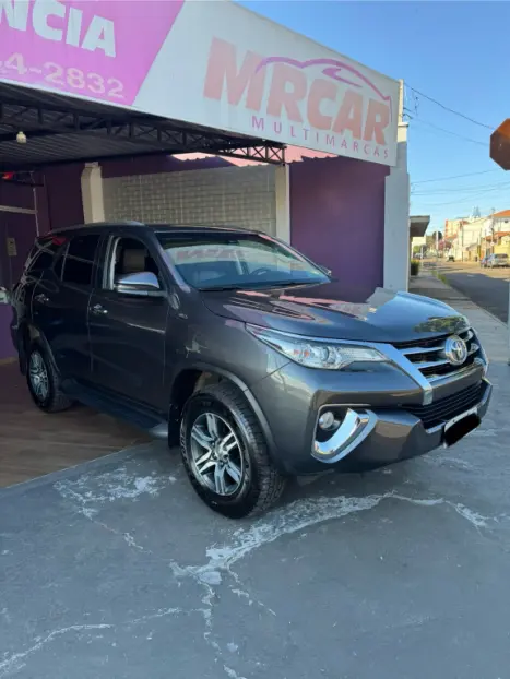 TOYOTA Hilux SW4 2.7 16V 4P FLEX SRV 7 LUGARES AUTOM�TICO, Foto 2