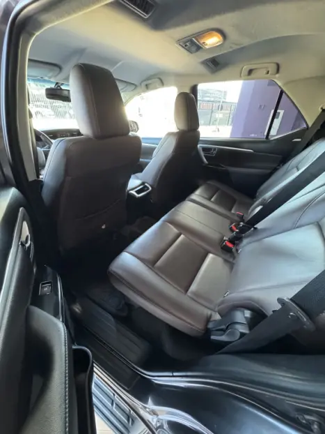 TOYOTA Hilux SW4 2.7 16V 4P FLEX SRV 7 LUGARES AUTOM�TICO, Foto 8