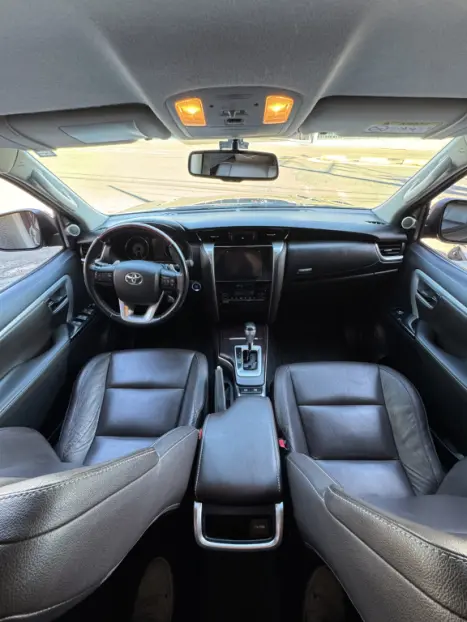 TOYOTA Hilux SW4 2.7 16V 4P FLEX SRV 7 LUGARES AUTOM�TICO, Foto 12