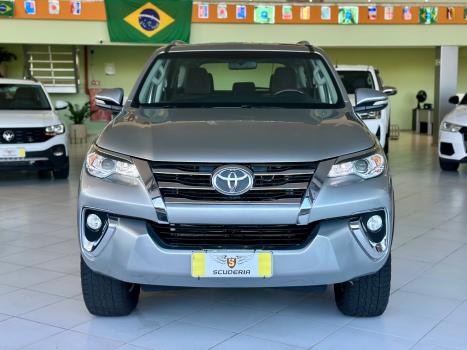 TOYOTA Hilux SW4 2.7 16V 4P SR FLEX AUTOM�TICO, Foto 2