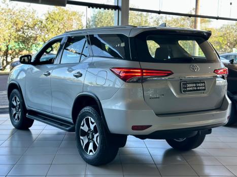 TOYOTA Hilux SW4 2.7 16V 4P SR FLEX AUTOM�TICO, Foto 4